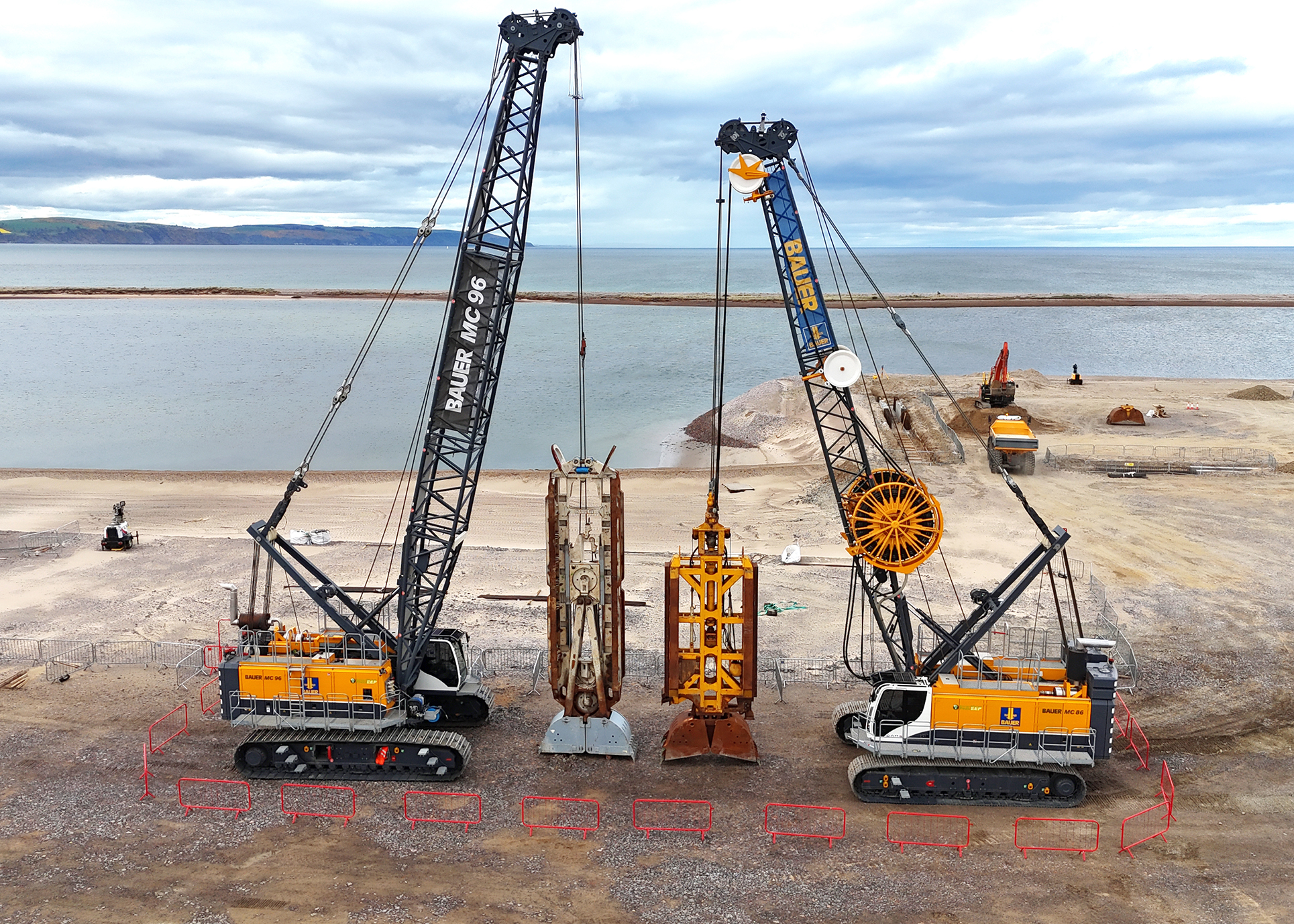 Revitalizing the port in Ardersier, Scotland: Bauer installs diaphragm walls for the front quay wall and rear anchor walls up to impressive depths. 