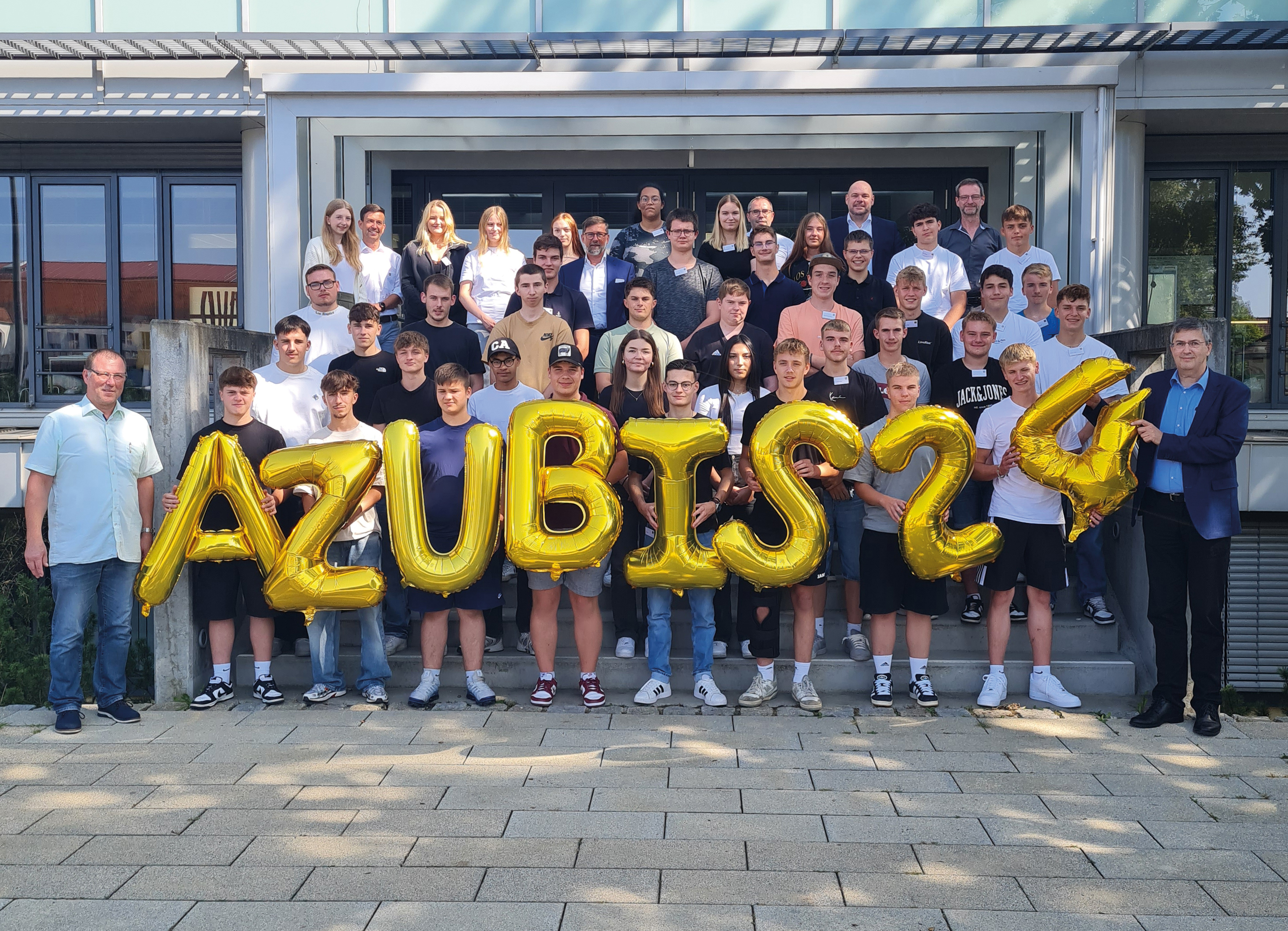 At the beginning of September, 38 young people started their training at BAUER AG. 