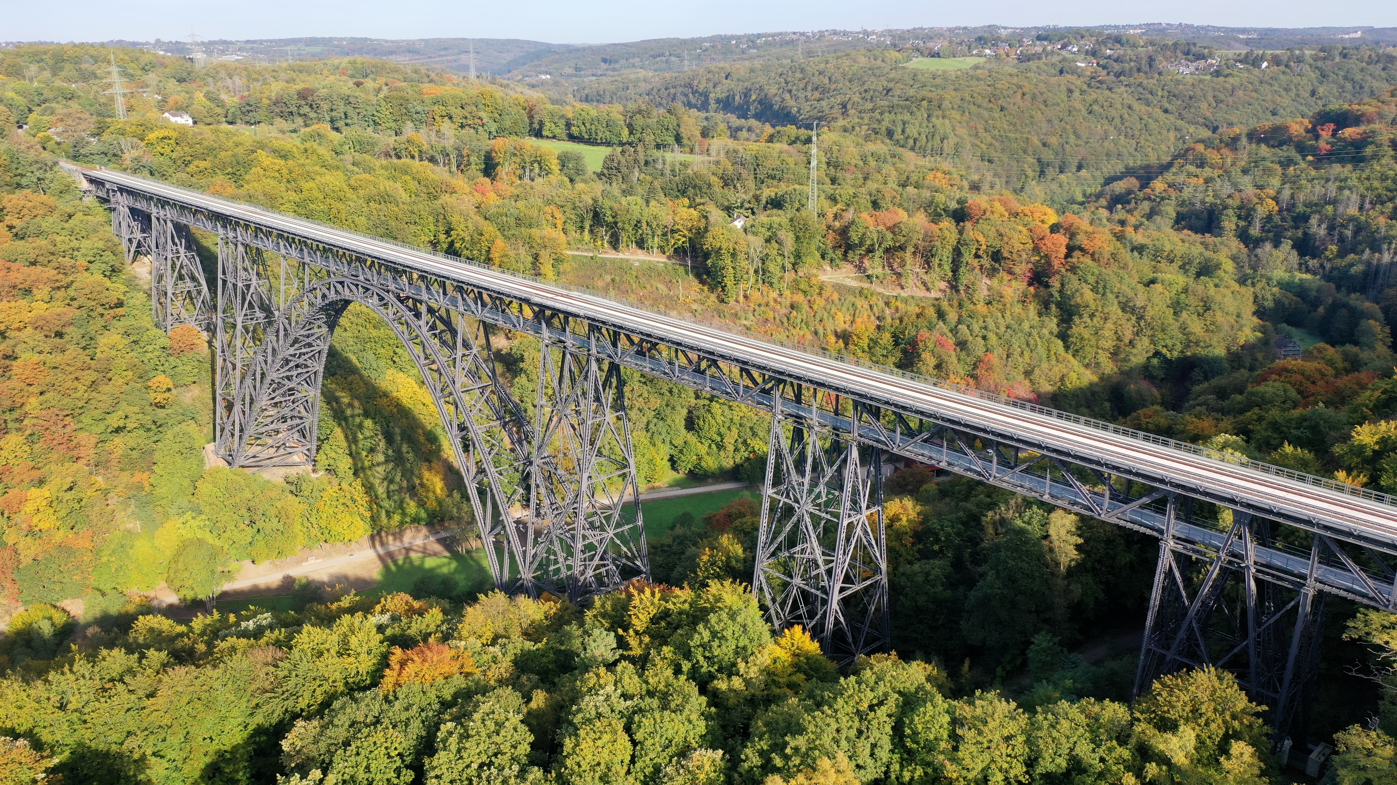 Von 2014 bis 2022 setzten die Stahlbauer von Schachtbau Nordhausen die höchste Eisenbahnbrücke Deutschlands instand. 