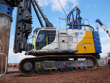 Promising test use of the electric BAUER eBG 33 in the HS2 project