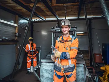 Bei der Ausbildung zum Berg- und Maschinenmann sind Teamgeist, handwerkliches Geschick und Sorgfalt gefragt. 