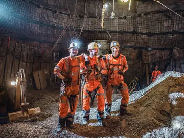  Bergleute untertage auf Schacht Saale