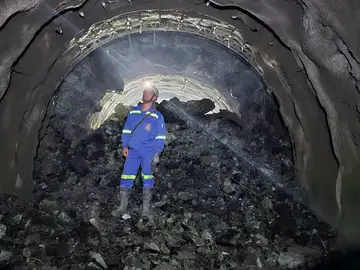 Strecken-Durchschlag im Chromtauer Erzbergwerk