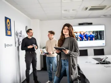 In der Ausbildung zum Industriekaufmann/-kauffrau sind kaufmännisch-betriebswirtschaftliche Aufgaben zu bearbeiten. 