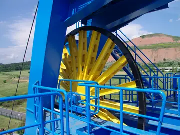 2018 realisierte Schachtbau den Ersatzneubau des Fördergerüsts am Schacht V in Sondershausen in kürzester Zeit. 