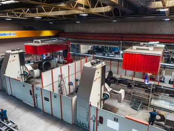 Unser Maschinenbau kombiniert höchste Ingenieurskunst und hochqualifiziertes Fachpersonal mit modernster Automatisierung.