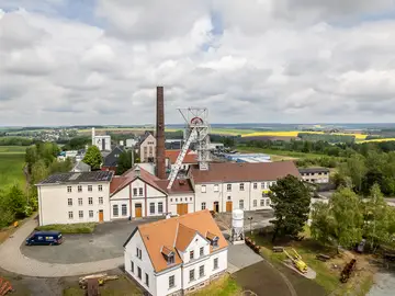 In Freiberg hat Schachtbau das denkmalgeschützte Fördergerüst der Grube Reiche Zeche baugleich ersetzt. 